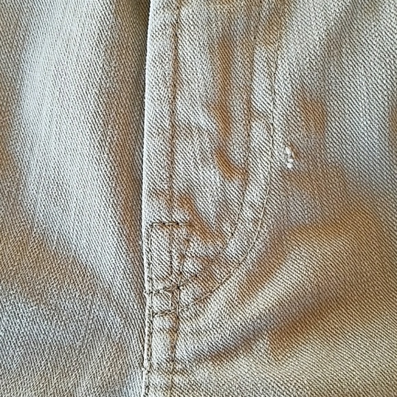 Men's Gap khaki colored jeans. - Picture 3 of 4